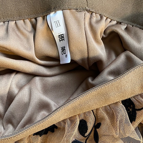 Black Floral Tulle Maxi Skirt in Beige - Women's Skirt - Picture 3 of 4